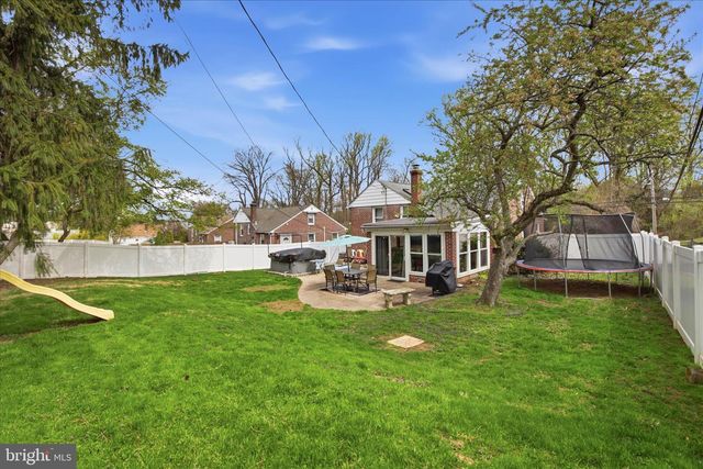 20 N MALIN RD, Broomall, PA 19008