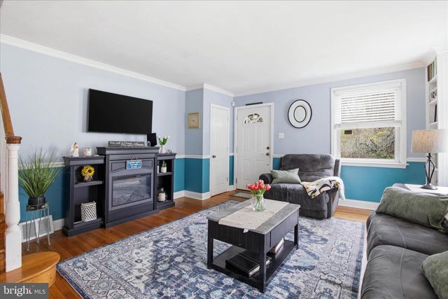 20 N MALIN RD, Broomall, PA 19008