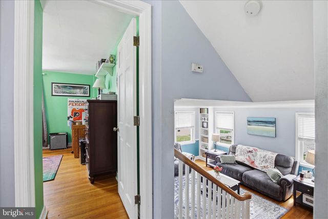 20 N MALIN RD, Broomall, PA 19008