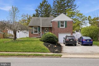 20 N MALIN RD, Broomall, PA 19008