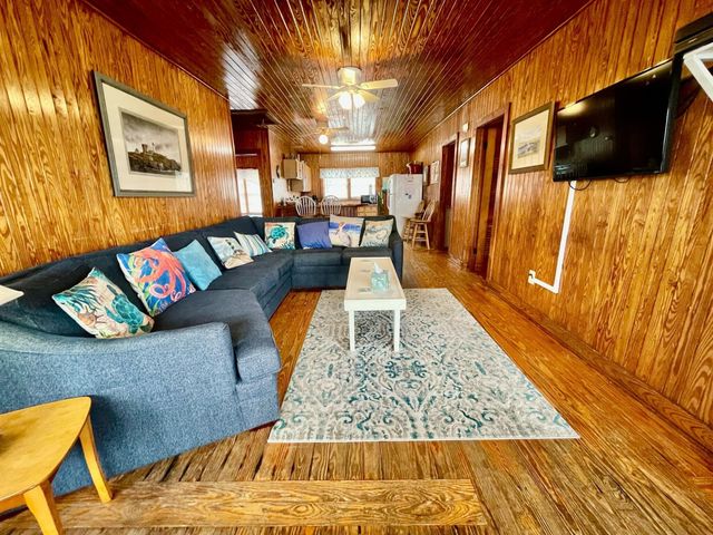 133 Palmetto Boulevard, Edisto Beach, SC 29438