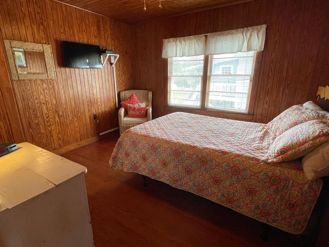 133 Palmetto Boulevard, Edisto Beach, SC 29438