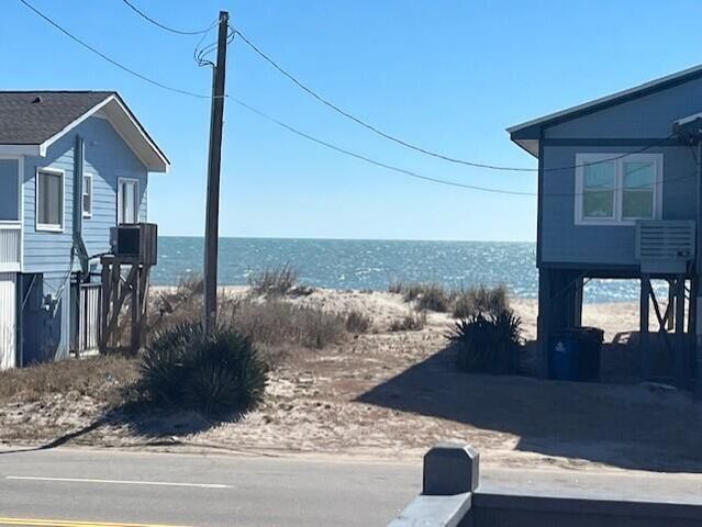 133 Palmetto Boulevard, Edisto Beach, SC 29438