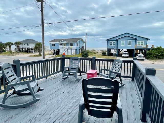 133 Palmetto Boulevard, Edisto Beach, SC 29438