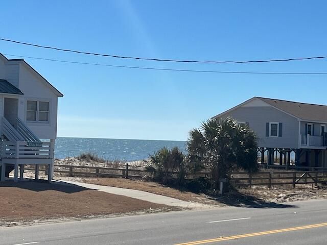 133 Palmetto Boulevard, Edisto Beach, SC 29438