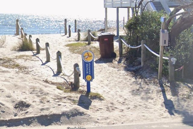 133 Palmetto Boulevard, Edisto Beach, SC 29438