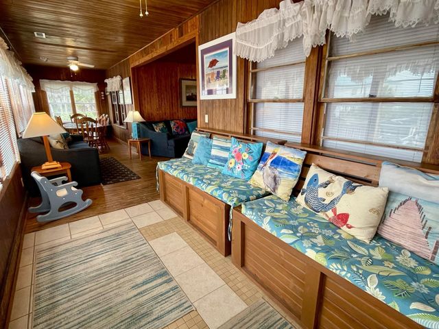 133 Palmetto Boulevard, Edisto Beach, SC 29438