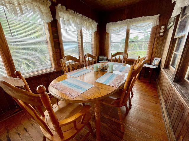 133 Palmetto Boulevard, Edisto Beach, SC 29438