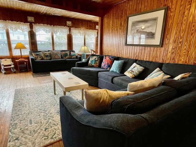 133 Palmetto Boulevard, Edisto Beach, SC 29438