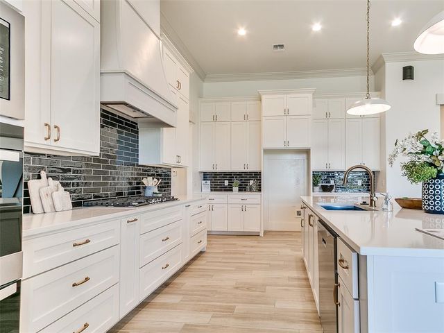 2263 Winter Creek Boulevard, Blanchard, OK 73010
