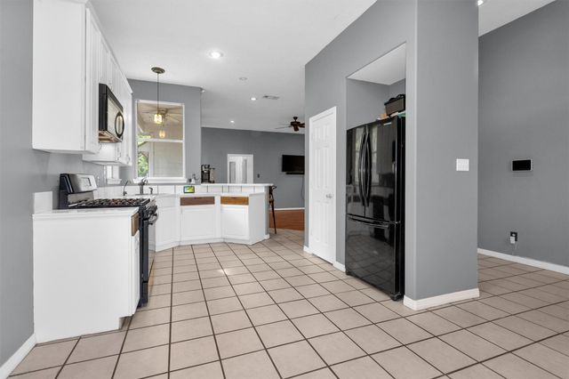 4910 Pleasure Lake Drive, Willis, TX 77318