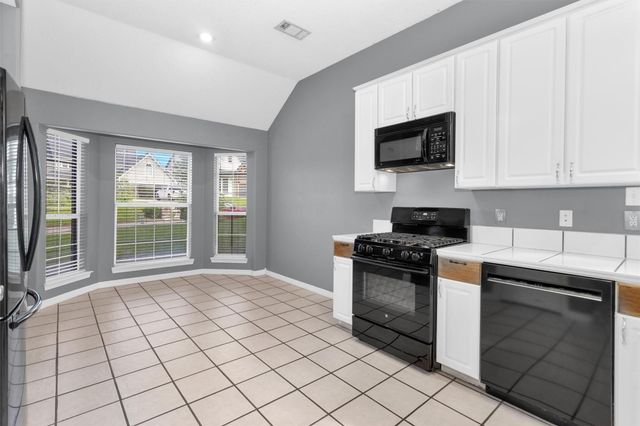 4910 Pleasure Lake Drive, Willis, TX 77318