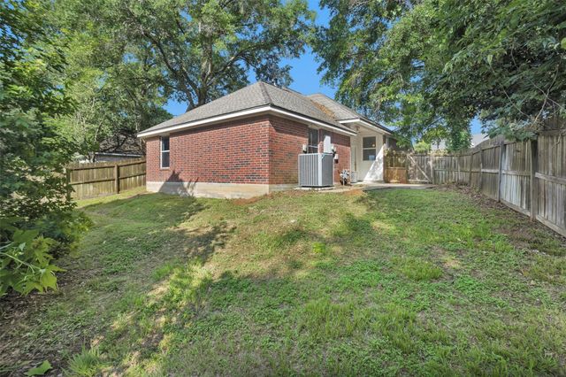 4910 Pleasure Lake Drive, Willis, TX 77318