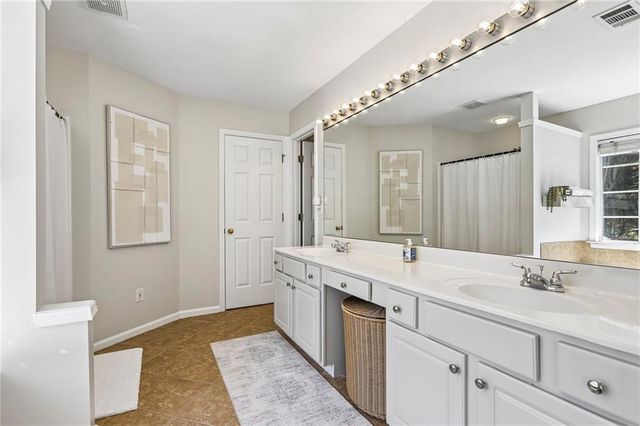 5052 Raventhorpe Court, Suwanee, GA 30024