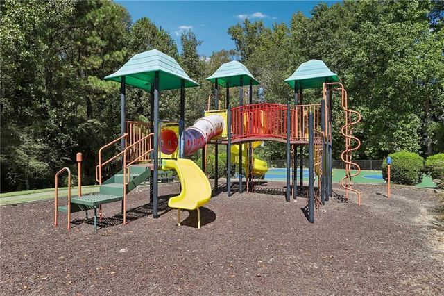 5052 Raventhorpe Court, Suwanee, GA 30024