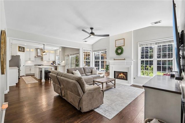 5052 Raventhorpe Court, Suwanee, GA 30024
