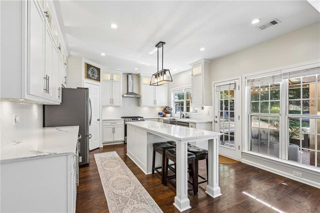 5052 Raventhorpe Court, Suwanee, GA 30024
