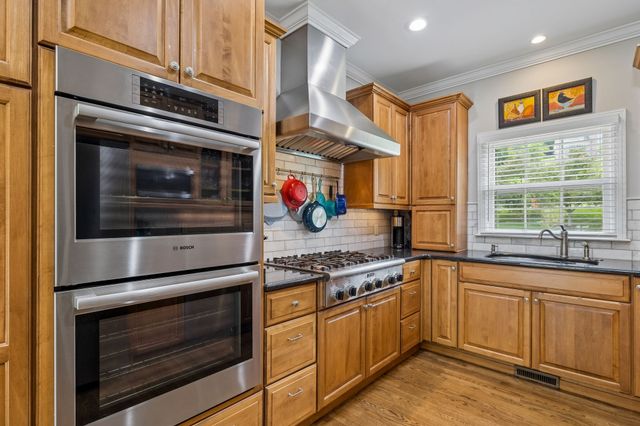 1470 Tyne Blvd, Nashville, TN 37215