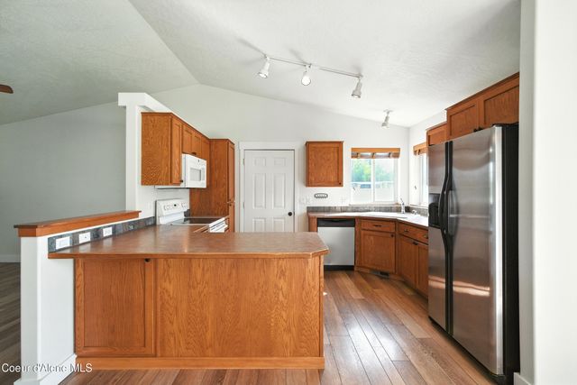 6462 W BUFFALO GRASS Ln, Rathdrum, ID 83858