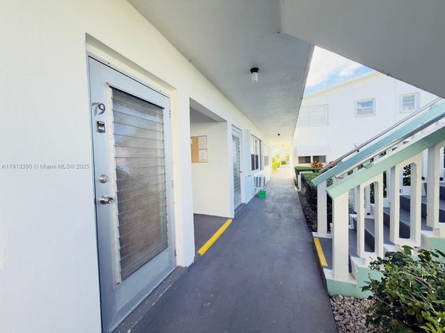 79 Easthampton D 79, West Palm Beach, FL 33417