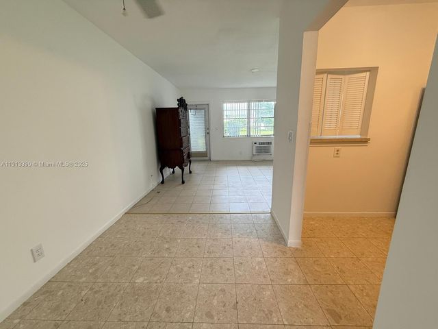 79 Easthampton D 79, West Palm Beach, FL 33417