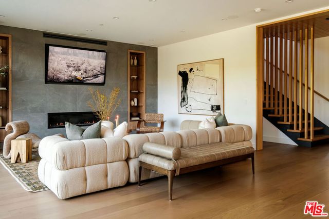 15473 La Maida Street, Sherman Oaks, CA 91403