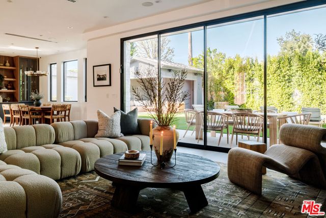 15473 La Maida Street, Sherman Oaks, CA 91403