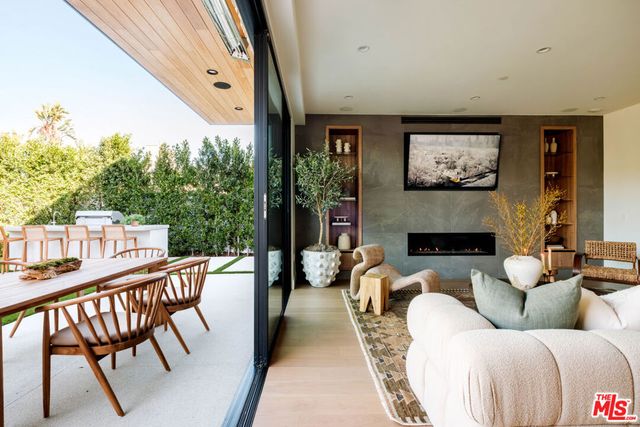 15473 La Maida Street, Sherman Oaks, CA 91403