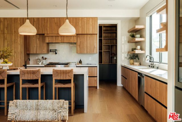 15473 La Maida Street, Sherman Oaks, CA 91403