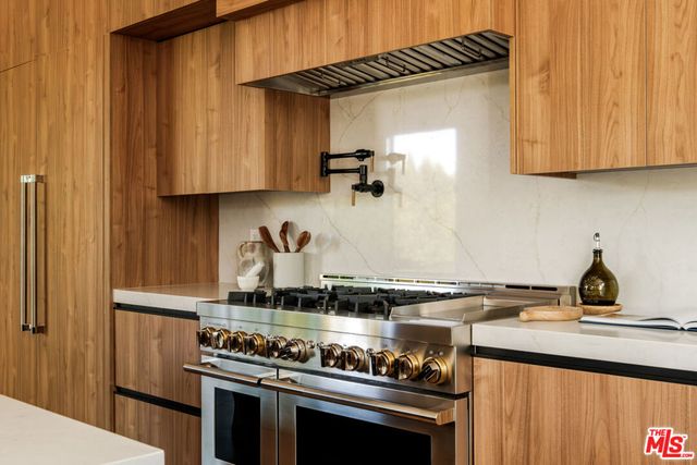 15473 La Maida Street, Sherman Oaks, CA 91403