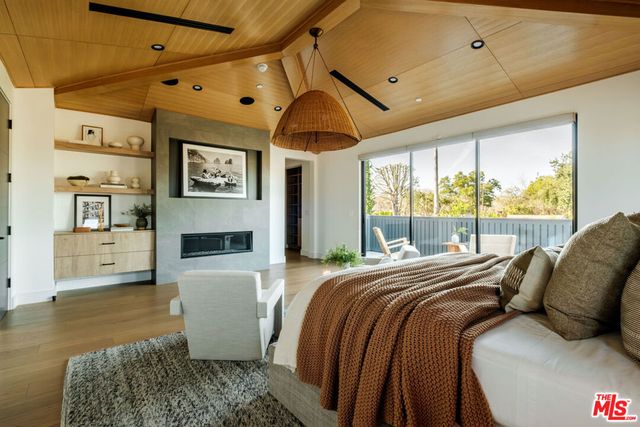 15473 La Maida Street, Sherman Oaks, CA 91403