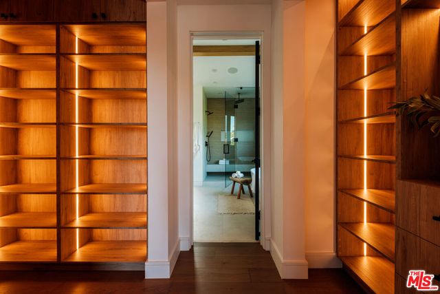 15473 La Maida Street, Sherman Oaks, CA 91403