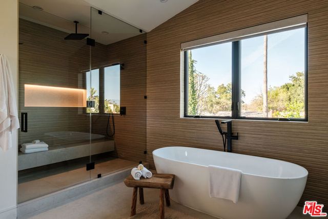 15473 La Maida Street, Sherman Oaks, CA 91403