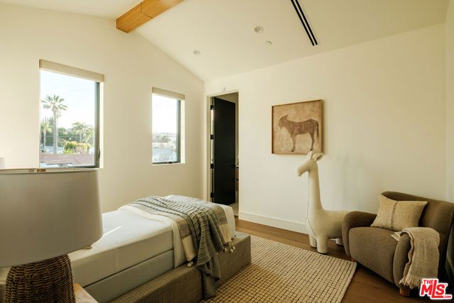 15473 La Maida Street, Sherman Oaks, CA 91403