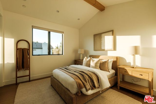 15473 La Maida Street, Sherman Oaks, CA 91403