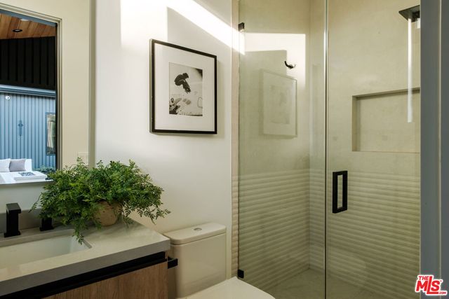 15473 La Maida Street, Sherman Oaks, CA 91403