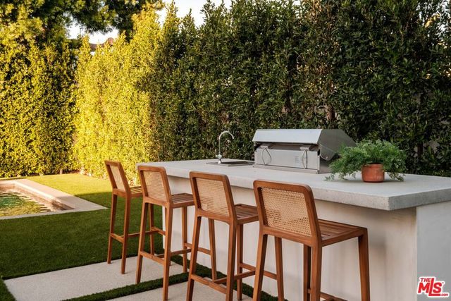 15473 La Maida Street, Sherman Oaks, CA 91403