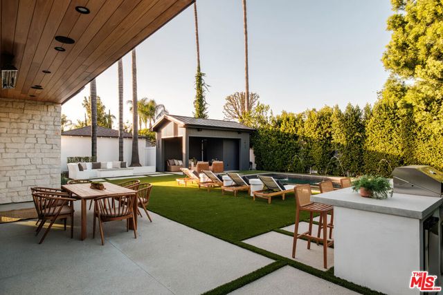 15473 La Maida Street, Sherman Oaks, CA 91403