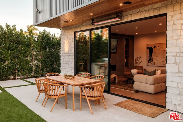 15473 La Maida Street, Sherman Oaks, CA 91403