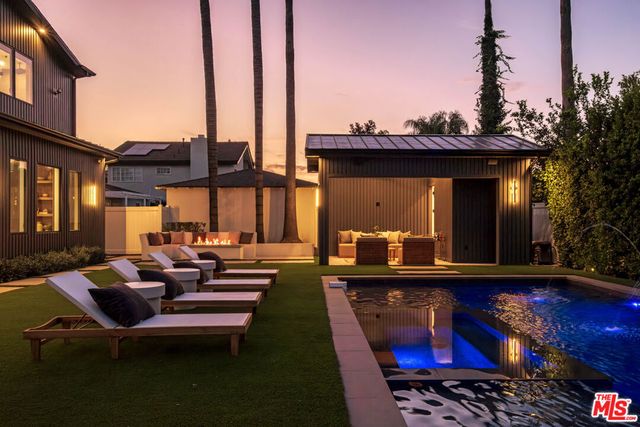 15473 La Maida Street, Sherman Oaks, CA 91403