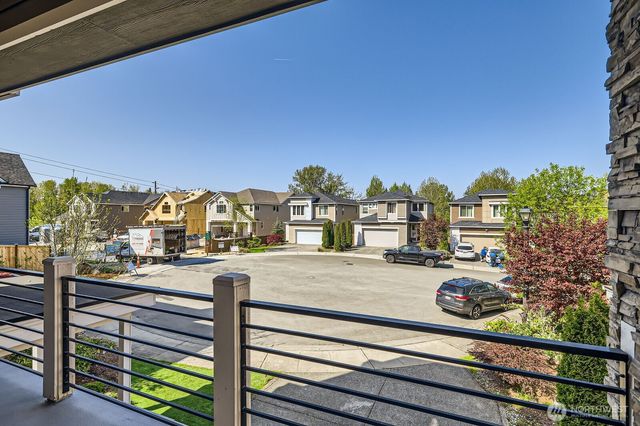 19524 81st Place NE, Kenmore, WA 98028