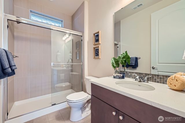 19524 81st Place NE, Kenmore, WA 98028