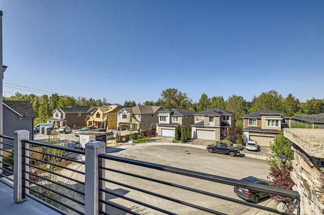 19524 81st Place NE, Kenmore, WA 98028