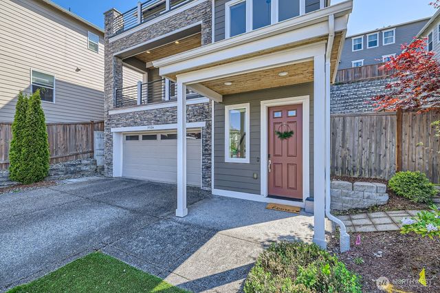 19524 81st Place NE, Kenmore, WA 98028