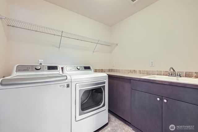 19524 81st Place NE, Kenmore, WA 98028