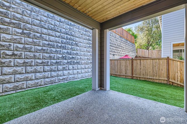 19524 81st Place NE, Kenmore, WA 98028