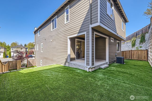 19524 81st Place NE, Kenmore, WA 98028