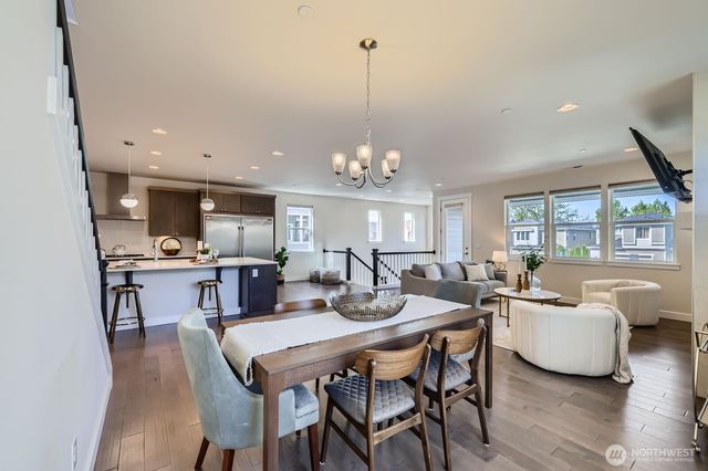 19524 81st Place NE, Kenmore, WA 98028
