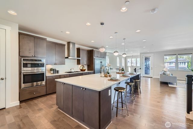 19524 81st Place NE, Kenmore, WA 98028