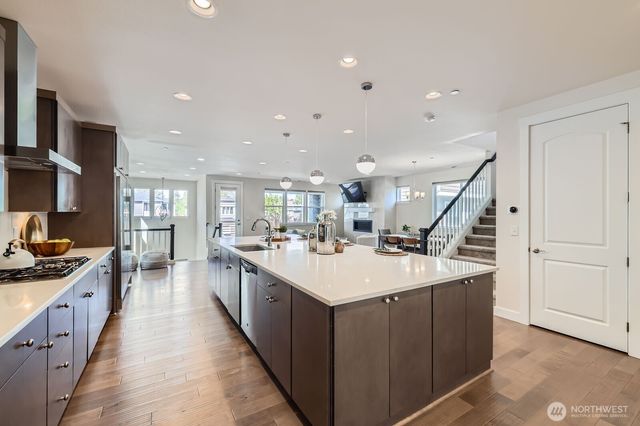 19524 81st Place NE, Kenmore, WA 98028